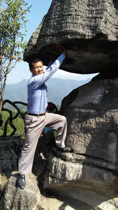 袁近照+.jpg