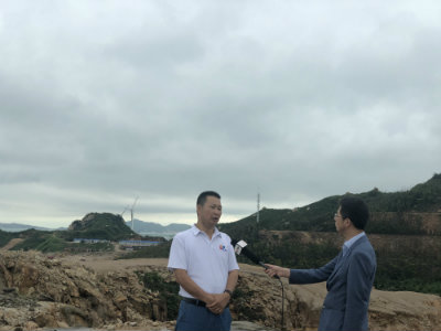 接受中央电视台采访++.jpg