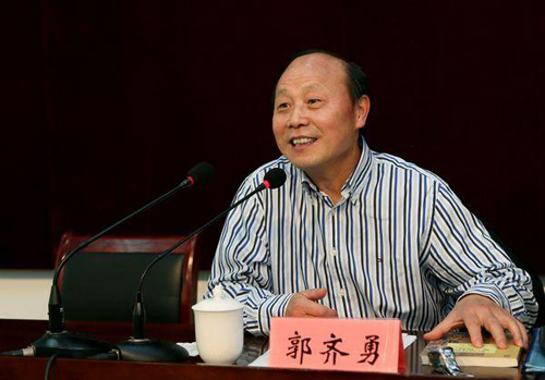 郭老师.jpg讲学.jpg