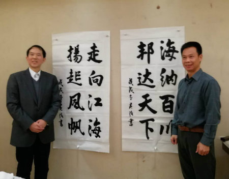 黄马合影.jpg