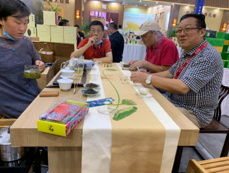 戴会长品季儿茶.jpg