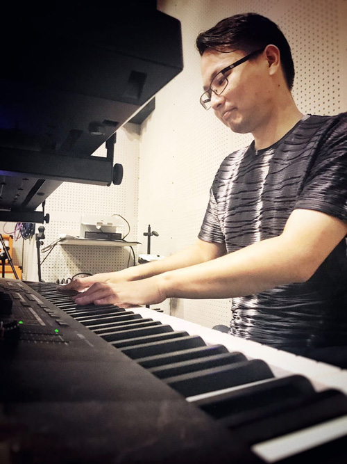 图片1.jpg钢琴演奏.jpg