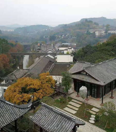 白墙绿瓦+.jpg