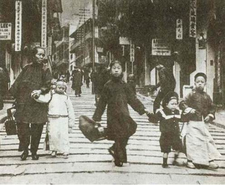 3、清代香港新年街景.jpg