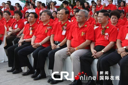 22、泰国唐人街华侨参加庆典活动.jpg