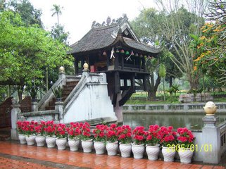 27、河内巴亭广场的独脚亭，古风幽幽，它是越南历史的象征.jpg