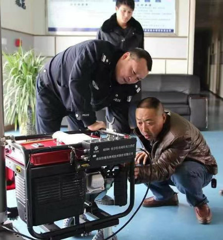 尹祖川生前工作照+.jpg